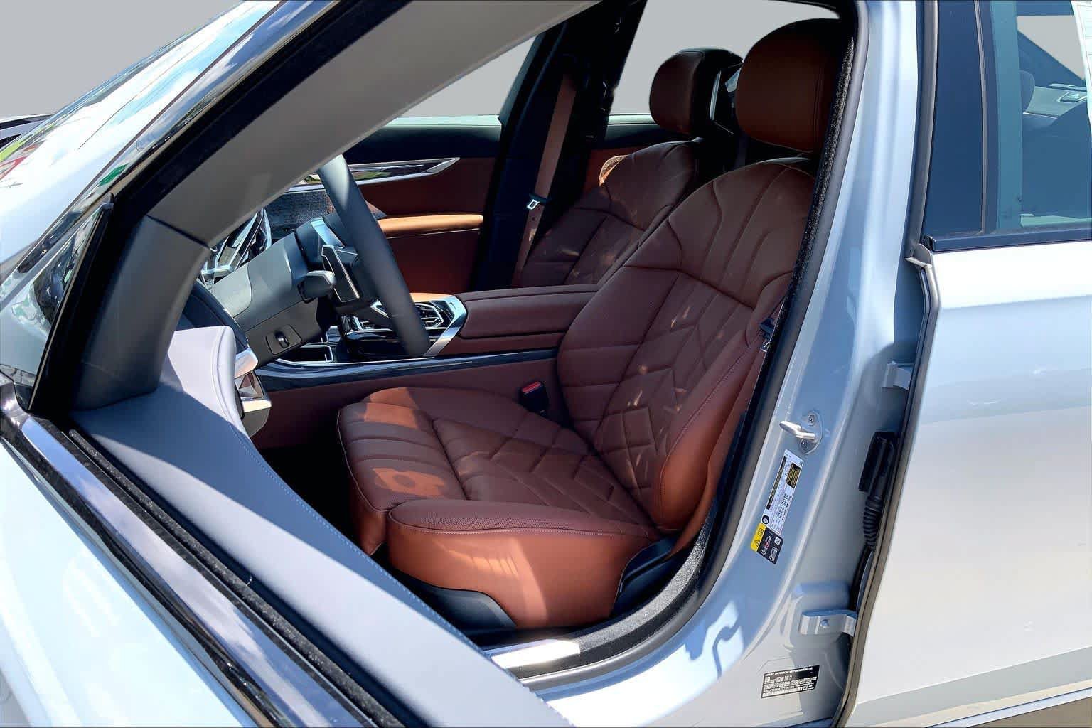 New 2026 BMW 750e xDrive w/ Executive Package AWD/4WD image 9
