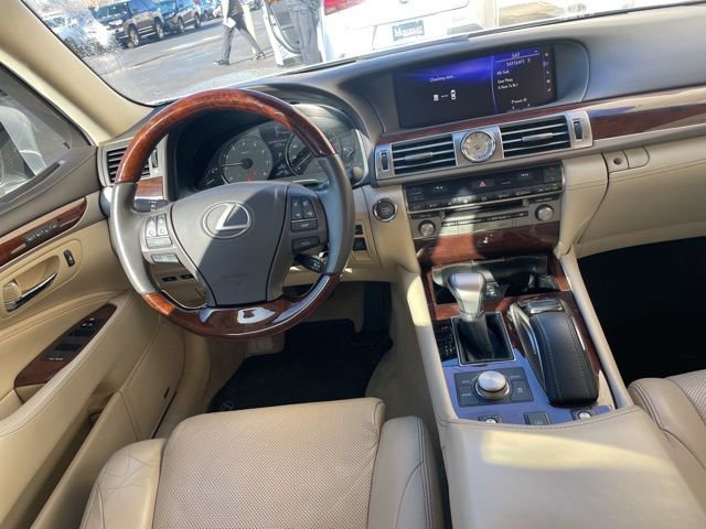 Used 2017 Lexus LS 460 AWD w/ Comfort Package image 8