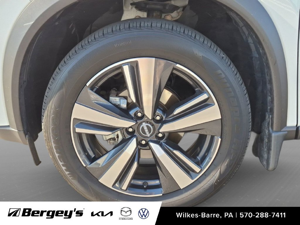 Used 2023 Nissan Rogue SL w/ SL Premium Package AWD/4WD image 18