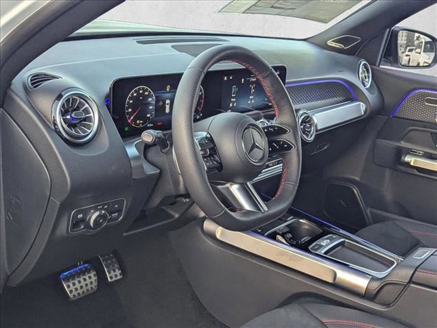 Used 2025 Mercedes-Benz GLB 250 video 3