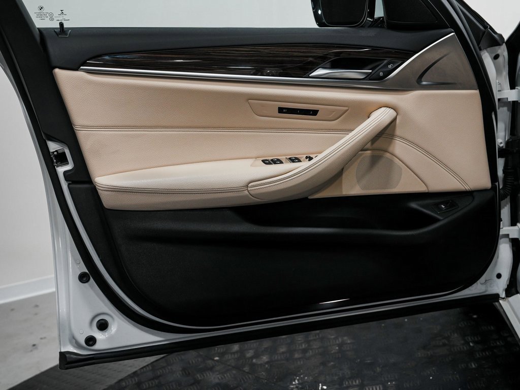 Used 2018 BMW 530i xDrive image 11