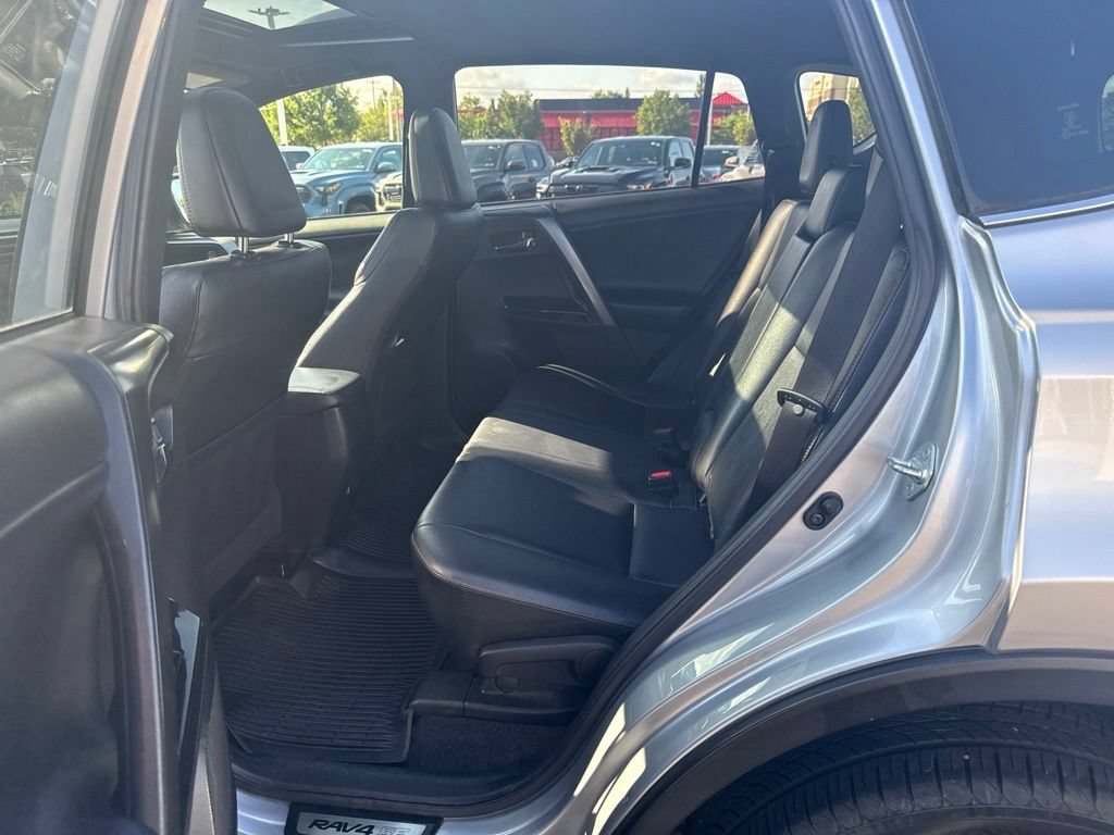 Used 2019 Chevrolet Traverse LT FWD image 10