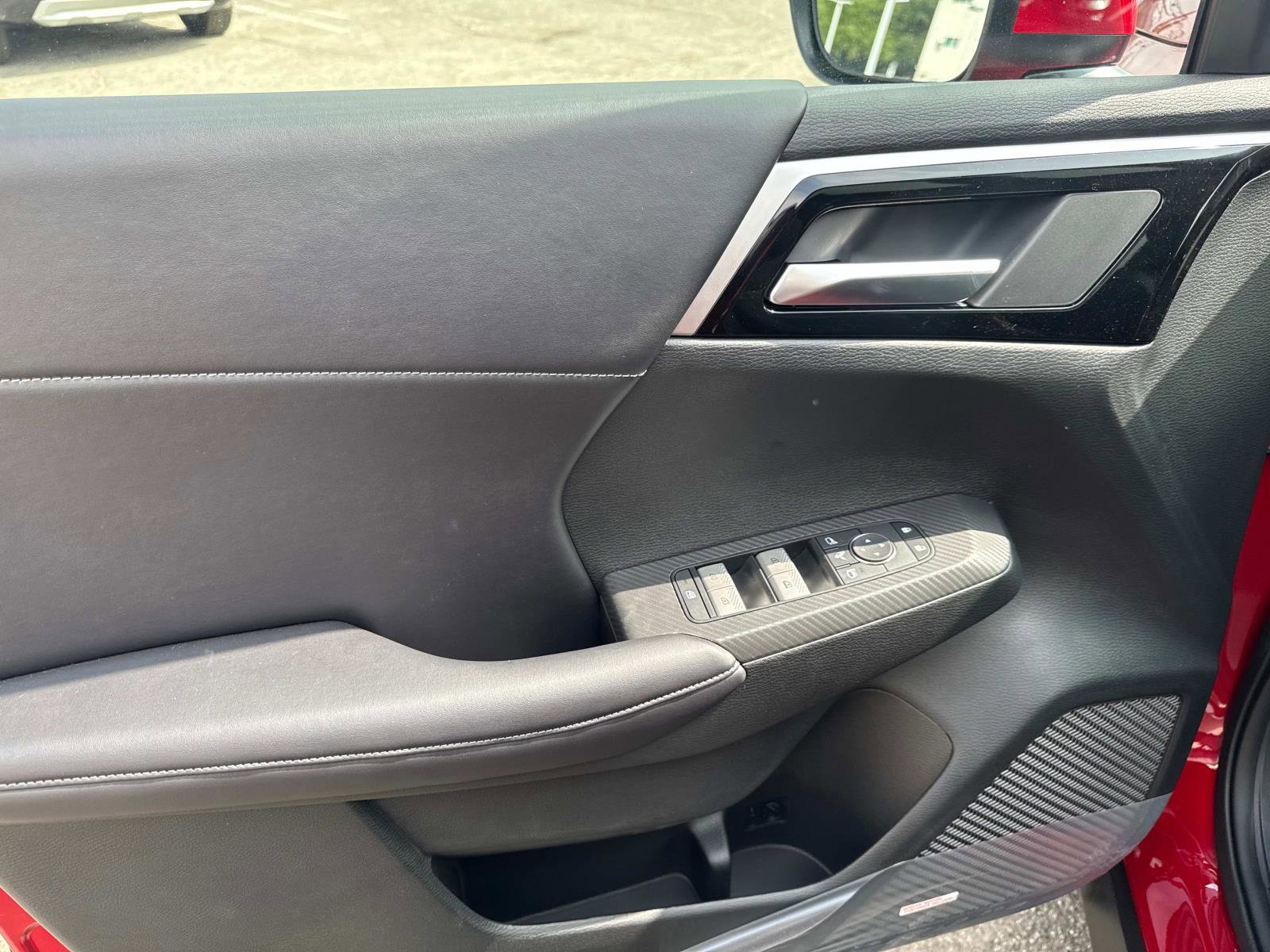 New 2025 Mitsubishi Outlander 4WD Plug-In Hybrid image 14