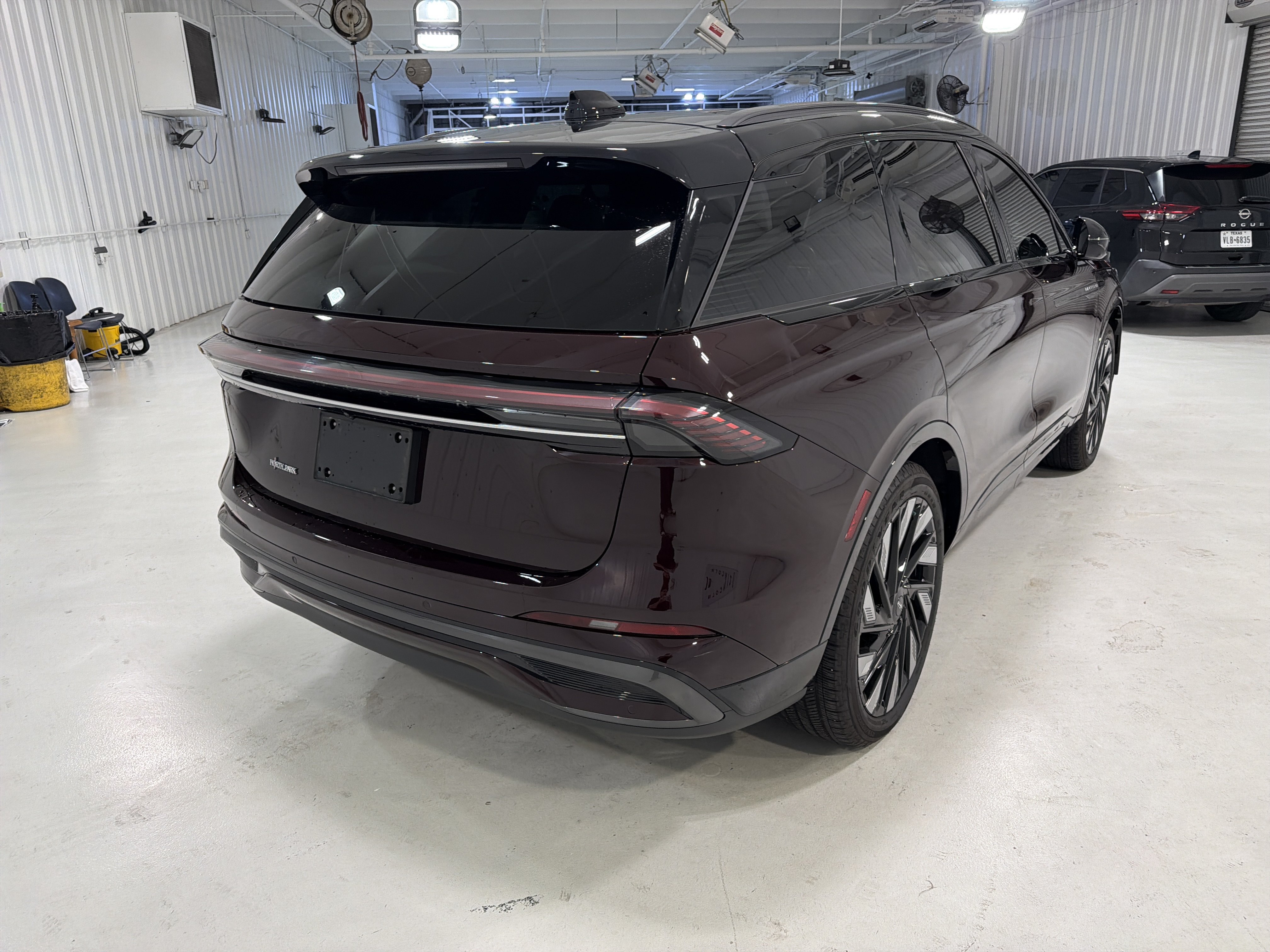 Used 2025 Lincoln Nautilus Reserve AWD/4WD image 5