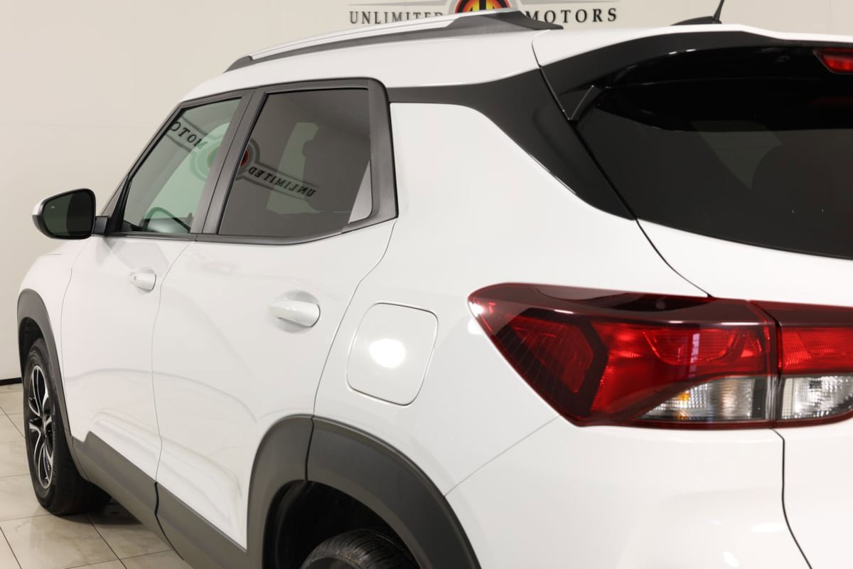 Used 2024 Chevrolet TrailBlazer LT w/ Convenience Package FWD image 43