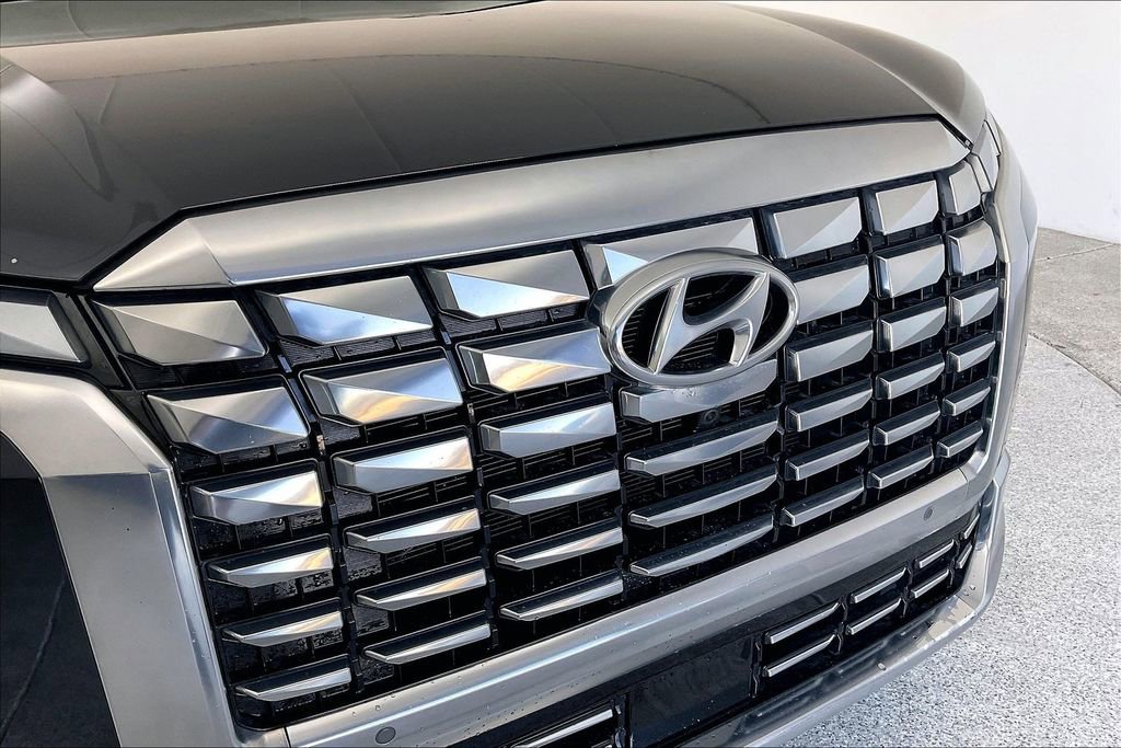 Used 2023 Hyundai Palisade Calligraphy image 36