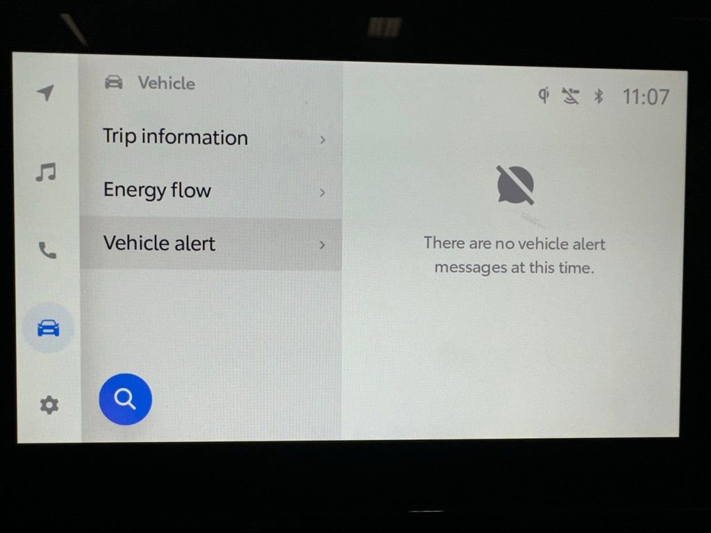 Used 2025 Toyota Corolla Cross XSE w/ Convenience Package image 32