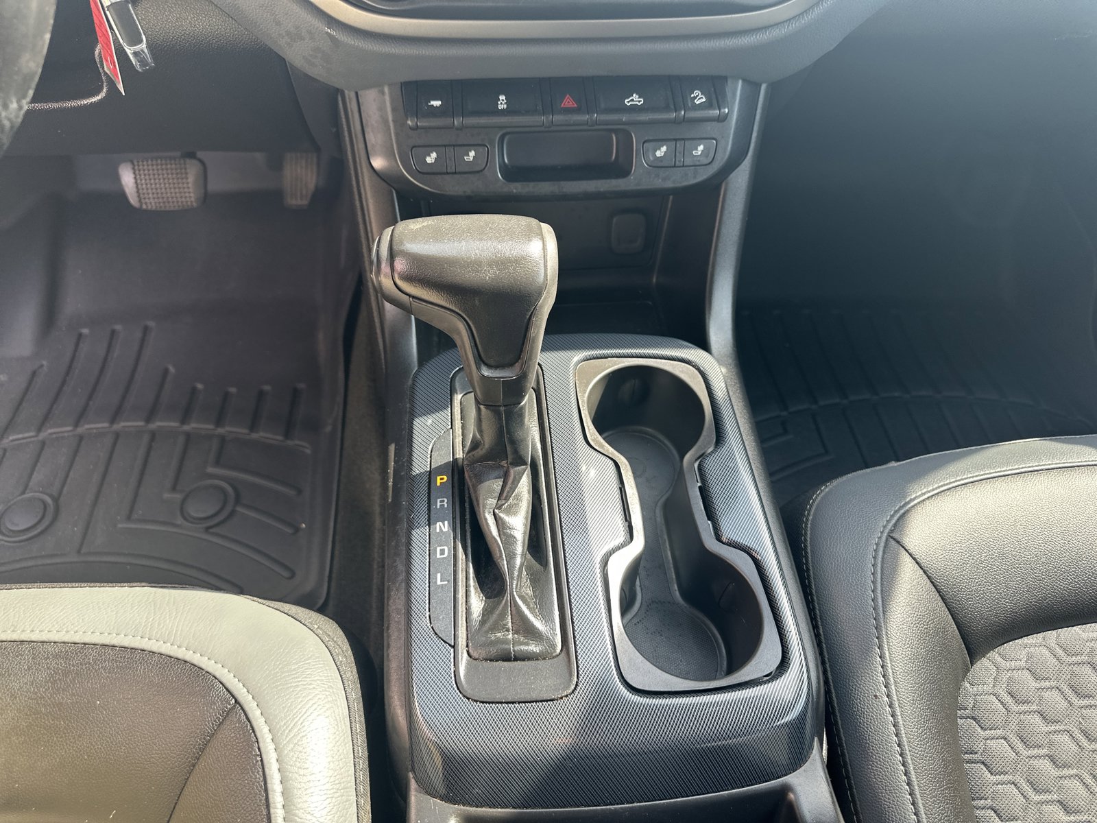 Used 2018 Chevrolet Colorado Z71 AWD/4WD image 18