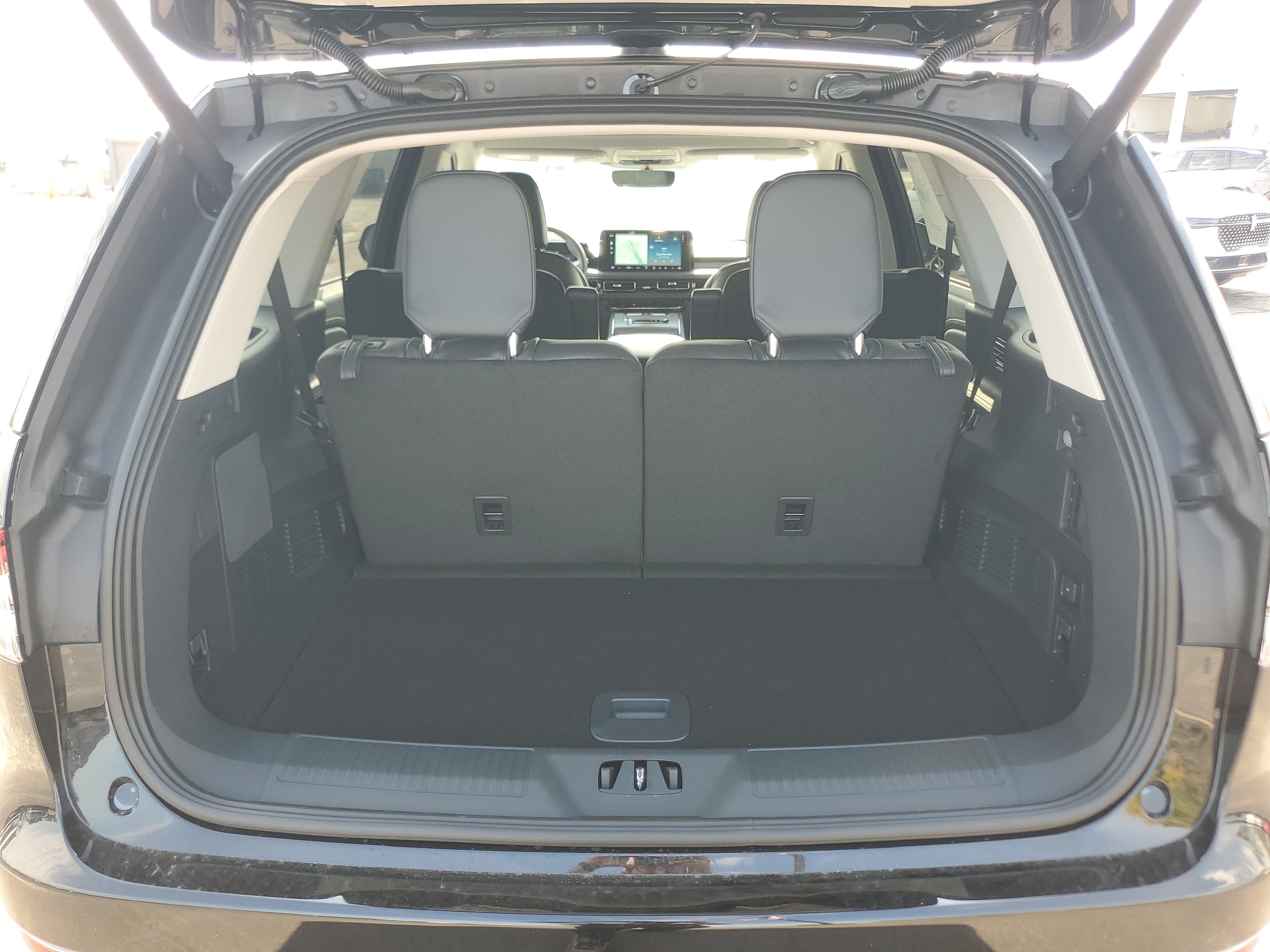 New 2027 Lincoln Aviator AWD image 29