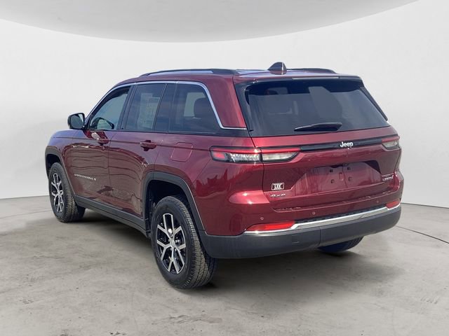 Certified 2023 Jeep Grand Cherokee Limited w/ Trailer Tow Prep Group (B) AWD/4WD image 3