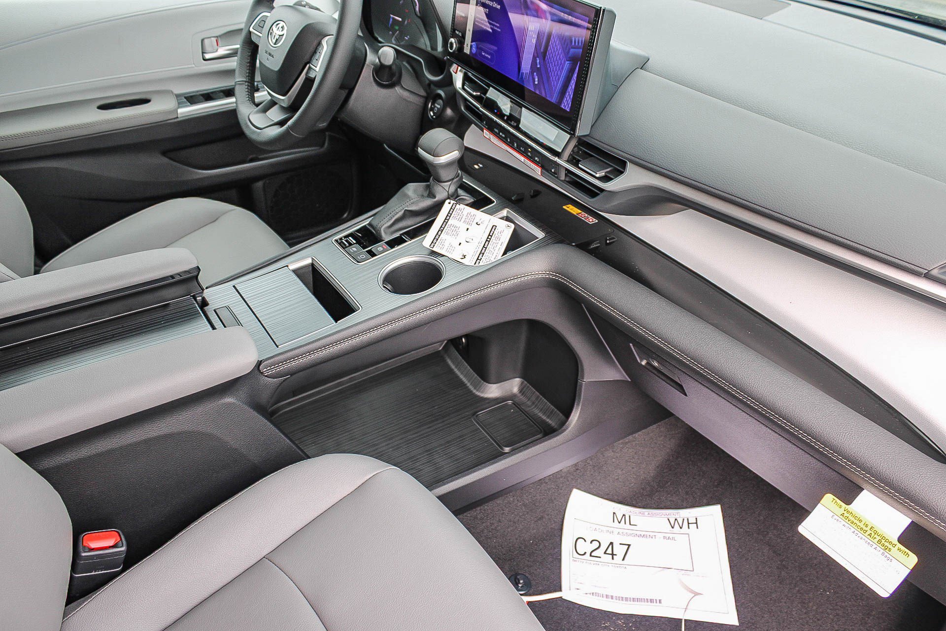 New 2026 Toyota Sienna XLE FWD image 19