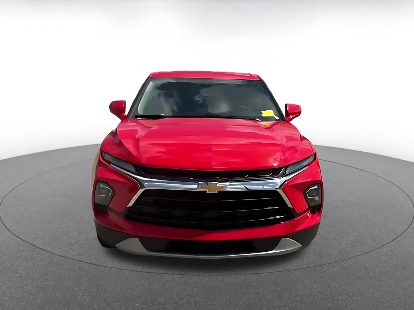 Used 2026 Chevrolet Blazer LT FWD image 4