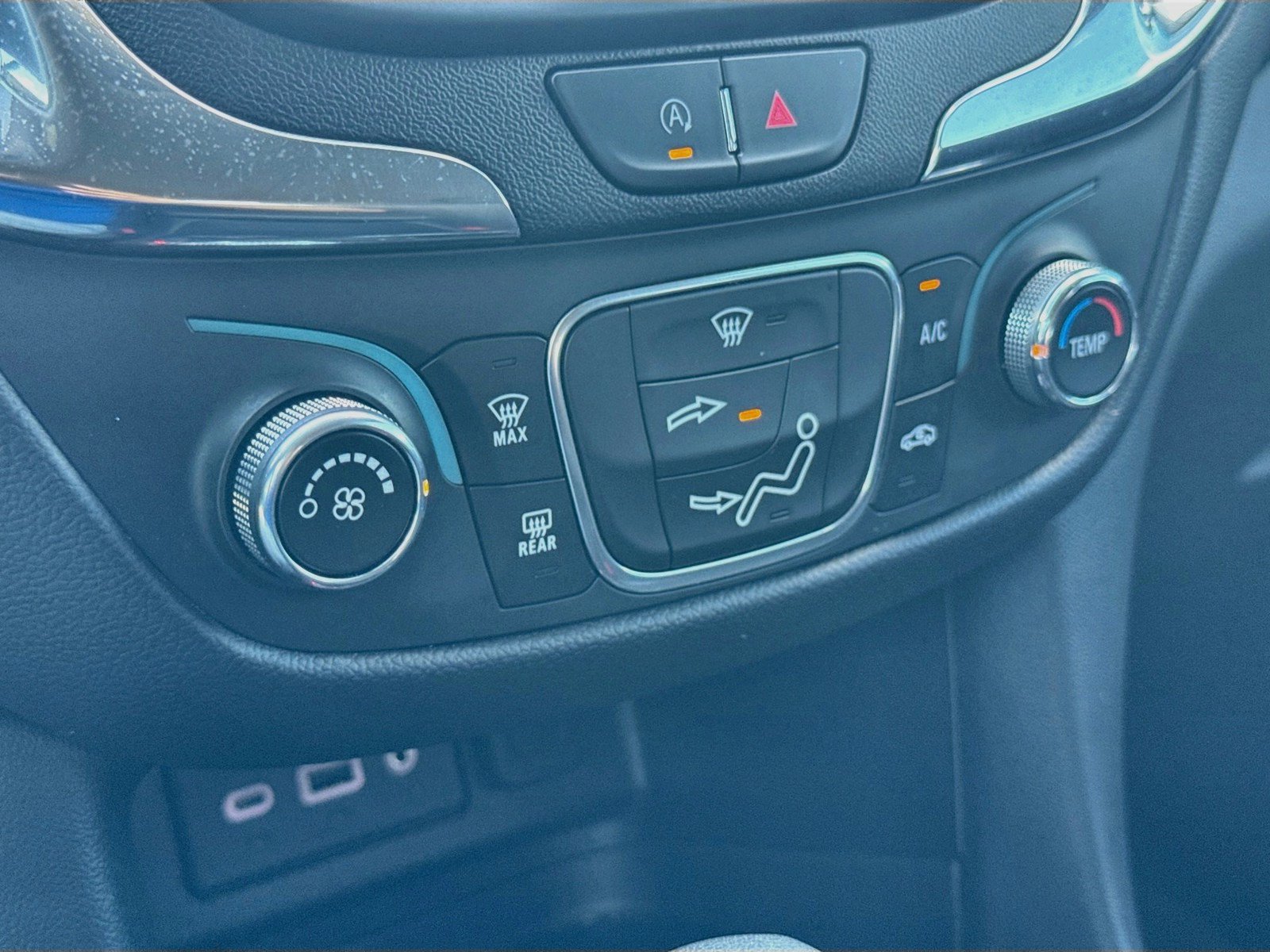Used 2023 Chevrolet Equinox LT AWD/4WD image 15