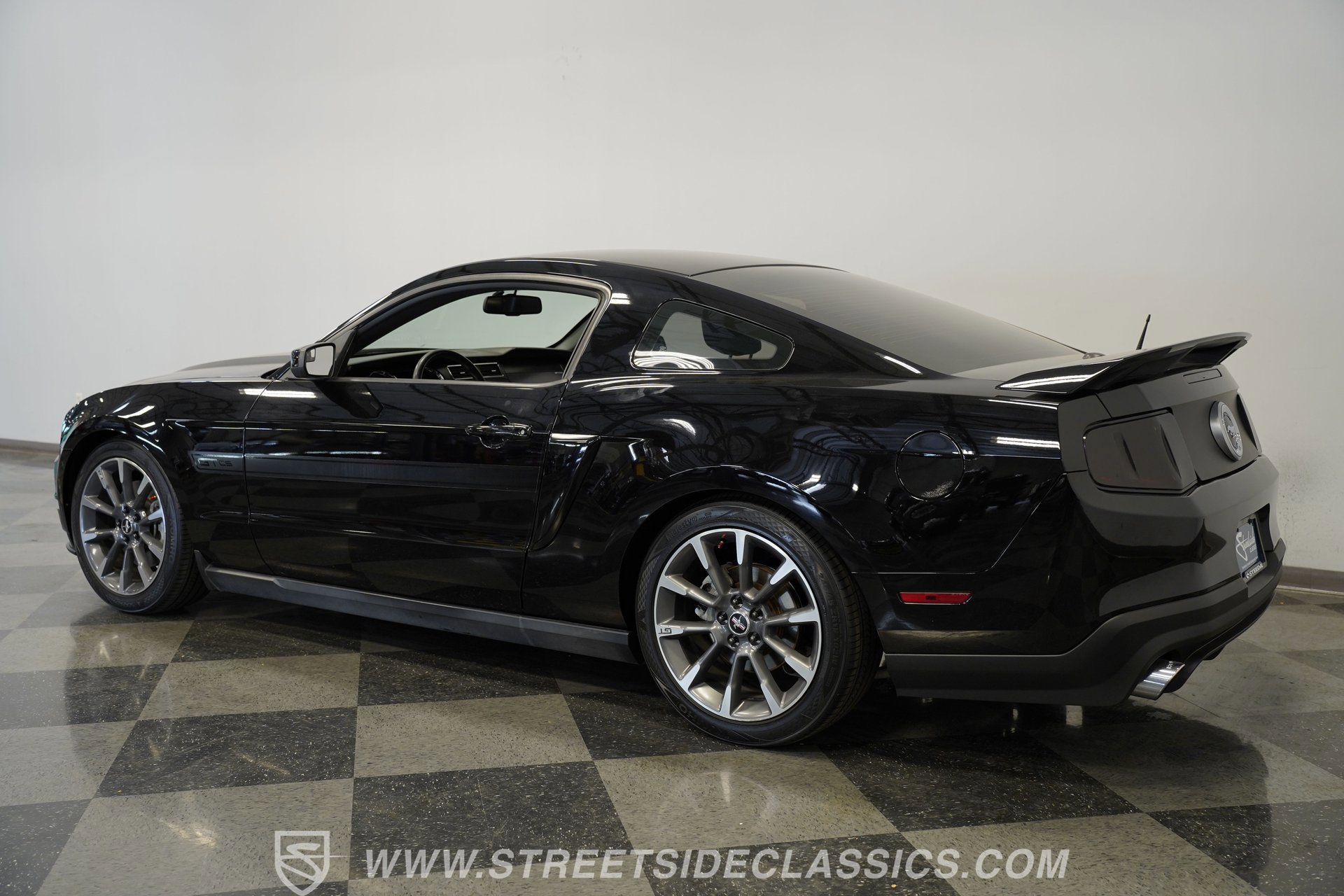 Used 2012 Ford Mustang GT Premium image 9