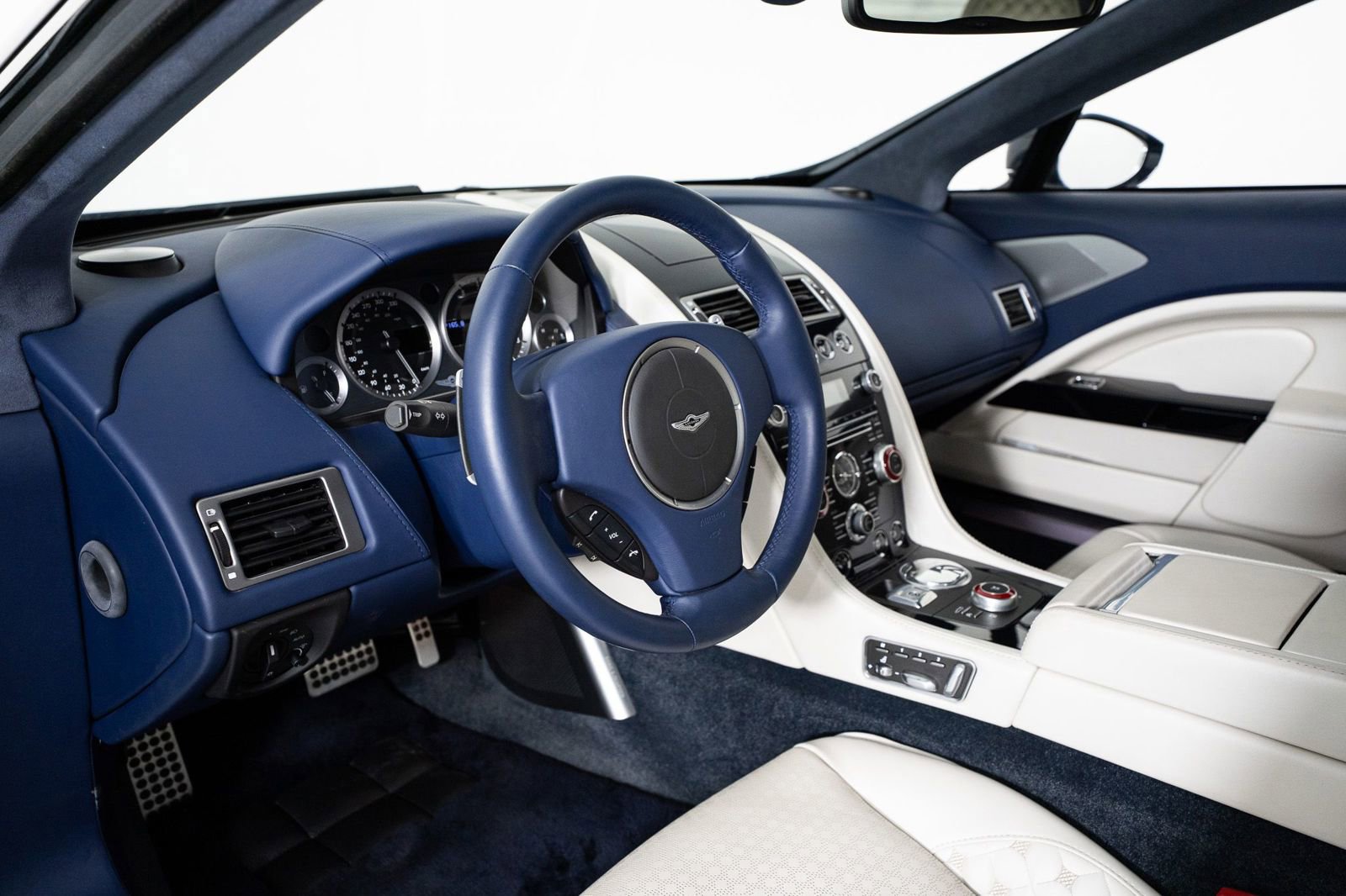 Used 2018 Aston Martin Lagonda RWD image 43