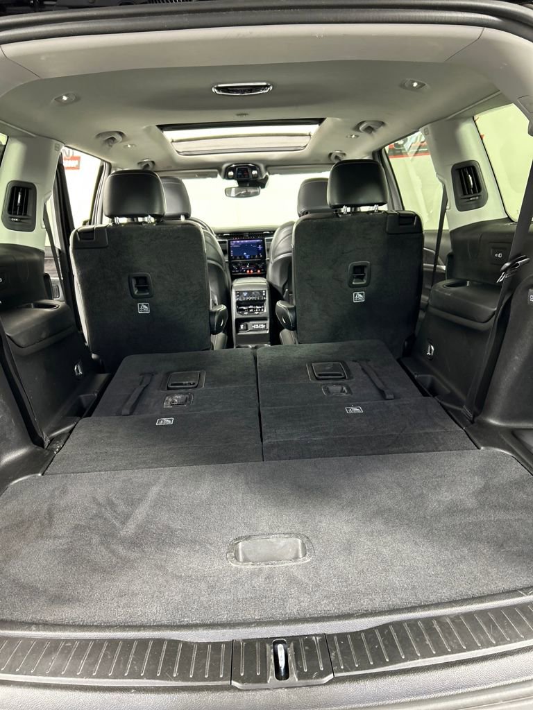 Used 2022 Jeep Grand Cherokee L Limited w/ Black Appearance Package image 23