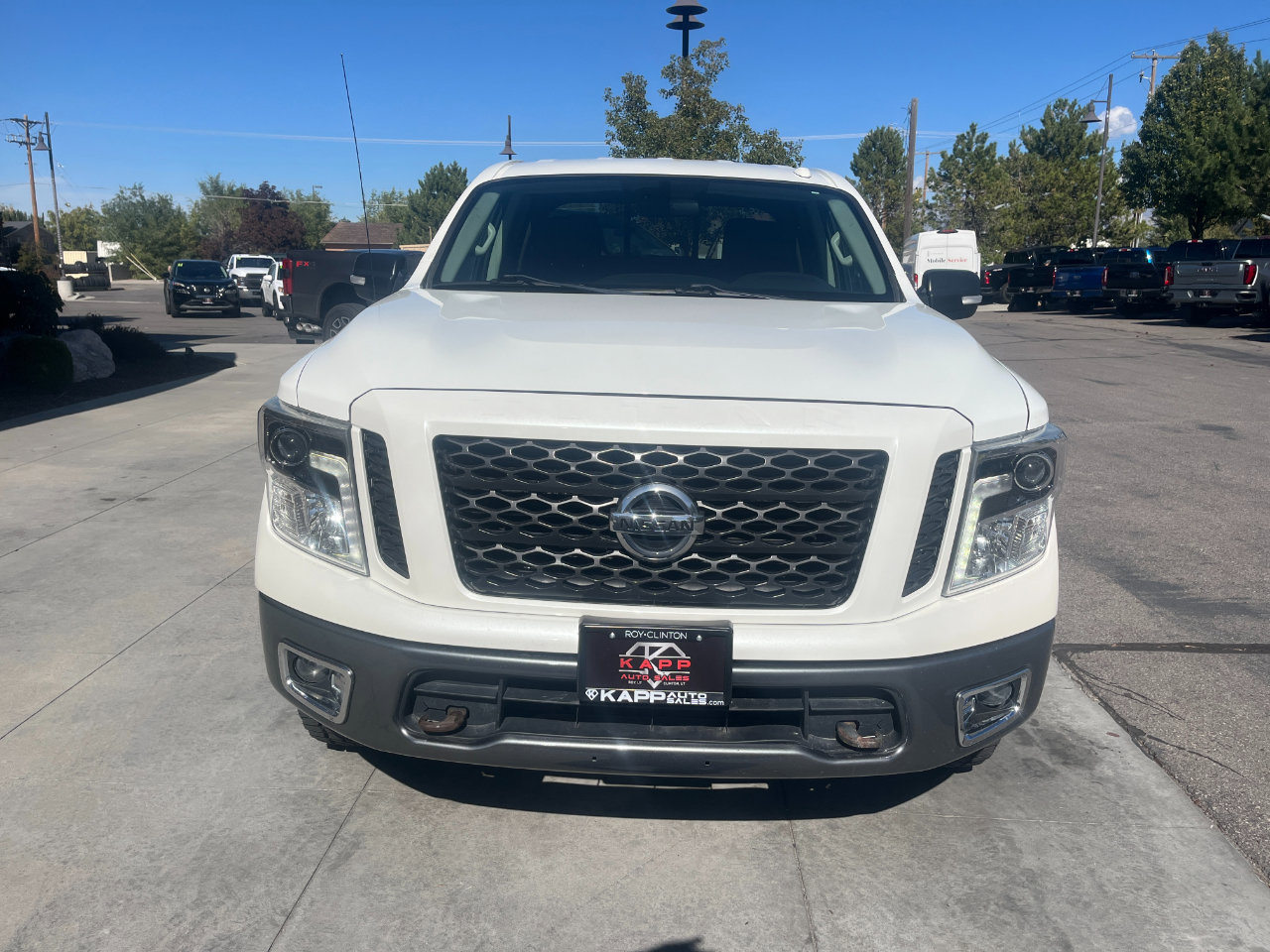 Used 2018 Nissan Titan PRO-4X image 8
