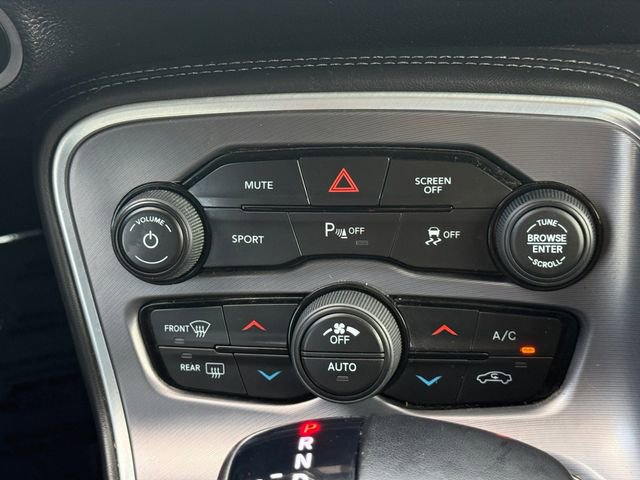 Used 2020 Dodge Challenger SXT w/ Driver Convenience Group RWD image 4