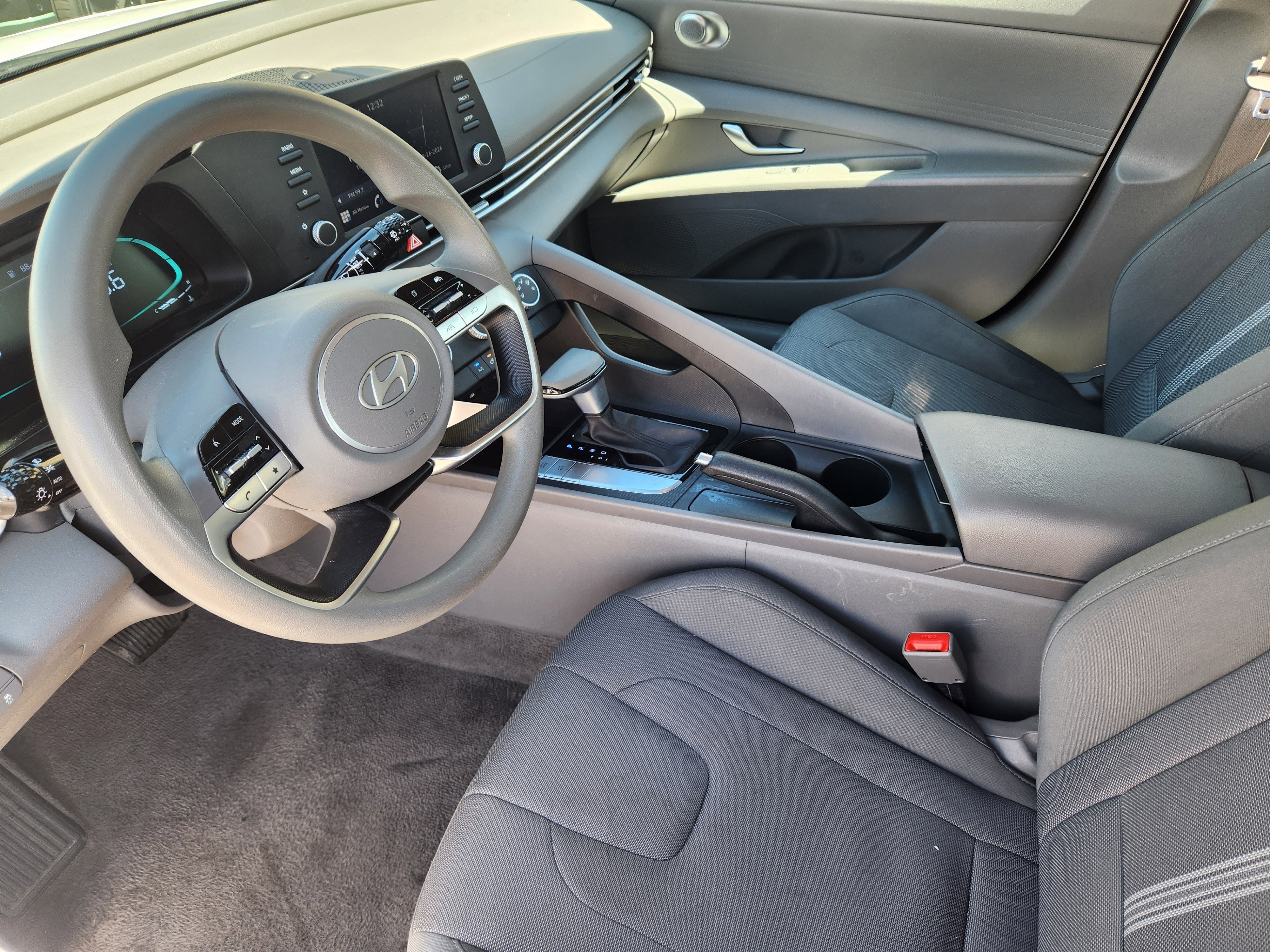 Certified 2024 Hyundai Elantra SE image 10