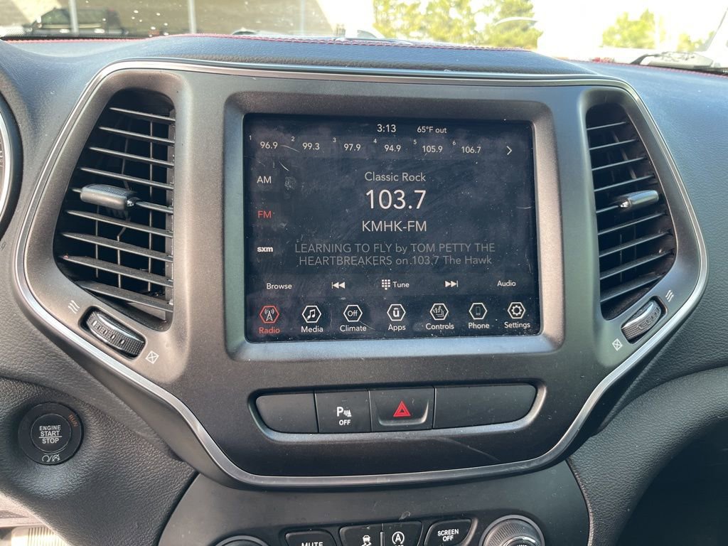 Used 2019 Jeep Cherokee Trailhawk w/ Cold Weather Group image 22