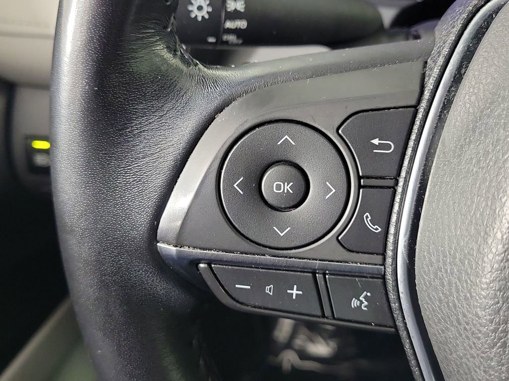 Certified 2019 Toyota Camry XLE FWD image 9