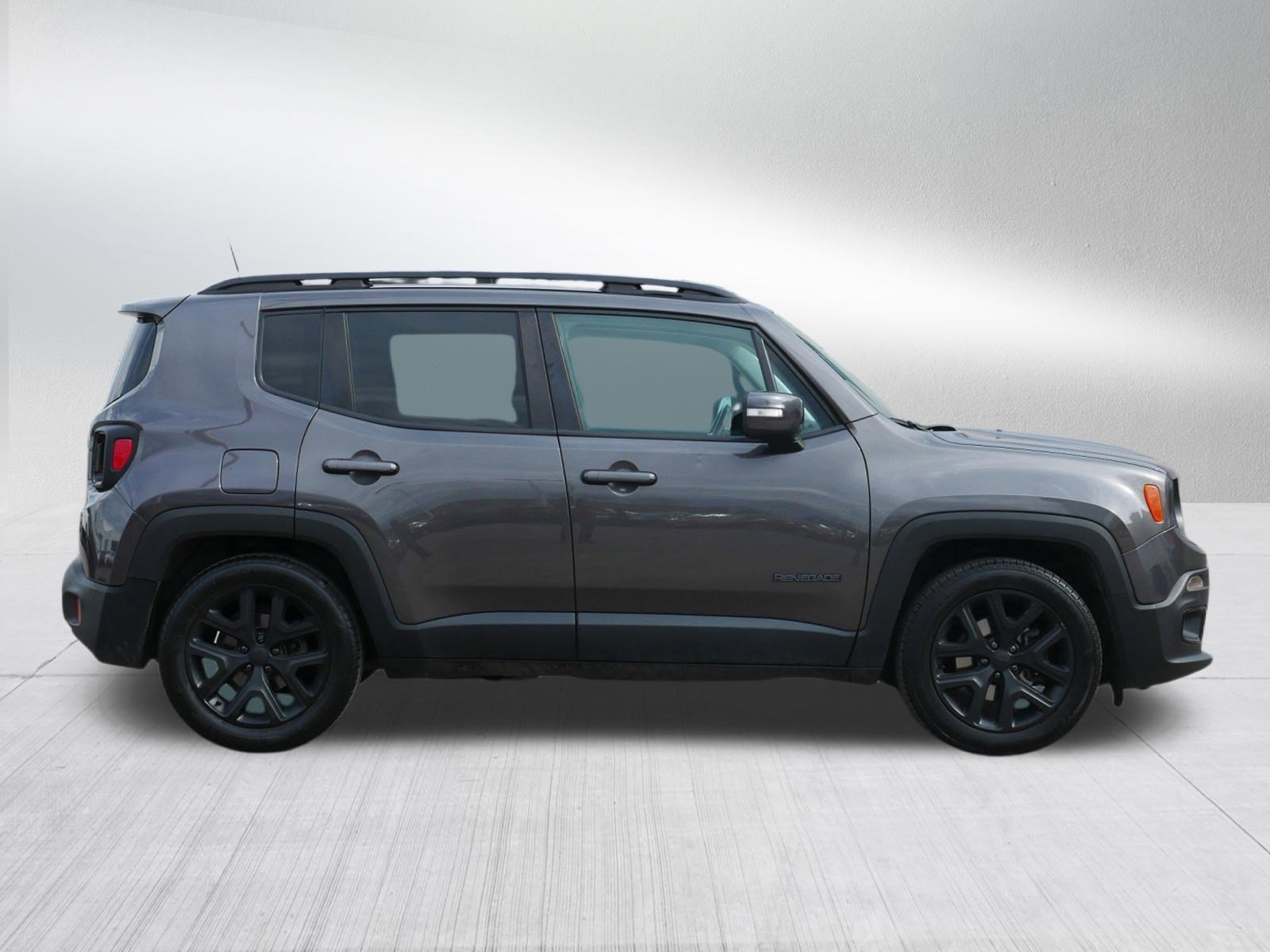Used 2018 Jeep Renegade Altitude FWD image 8
