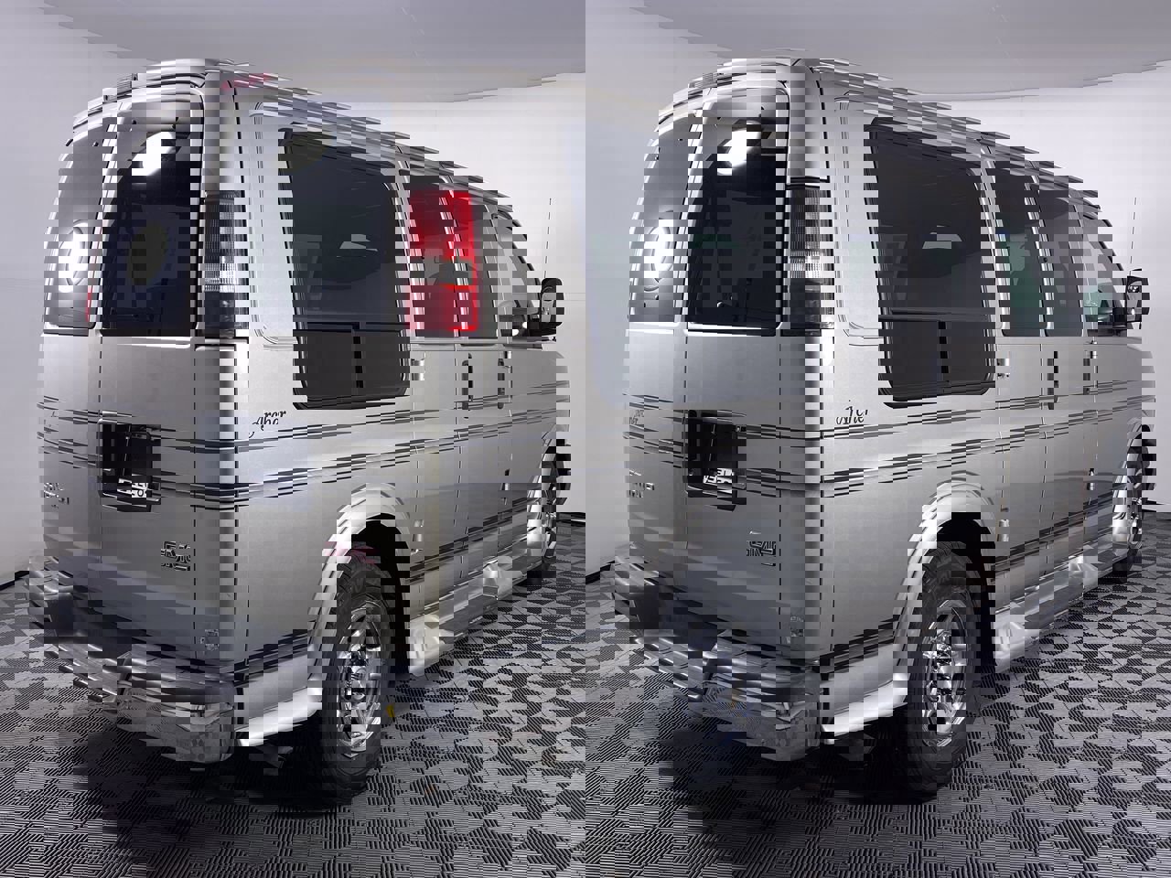 Used 2003 GMC Savana 1500 w/ Preferred Equipment Group 3 image 16