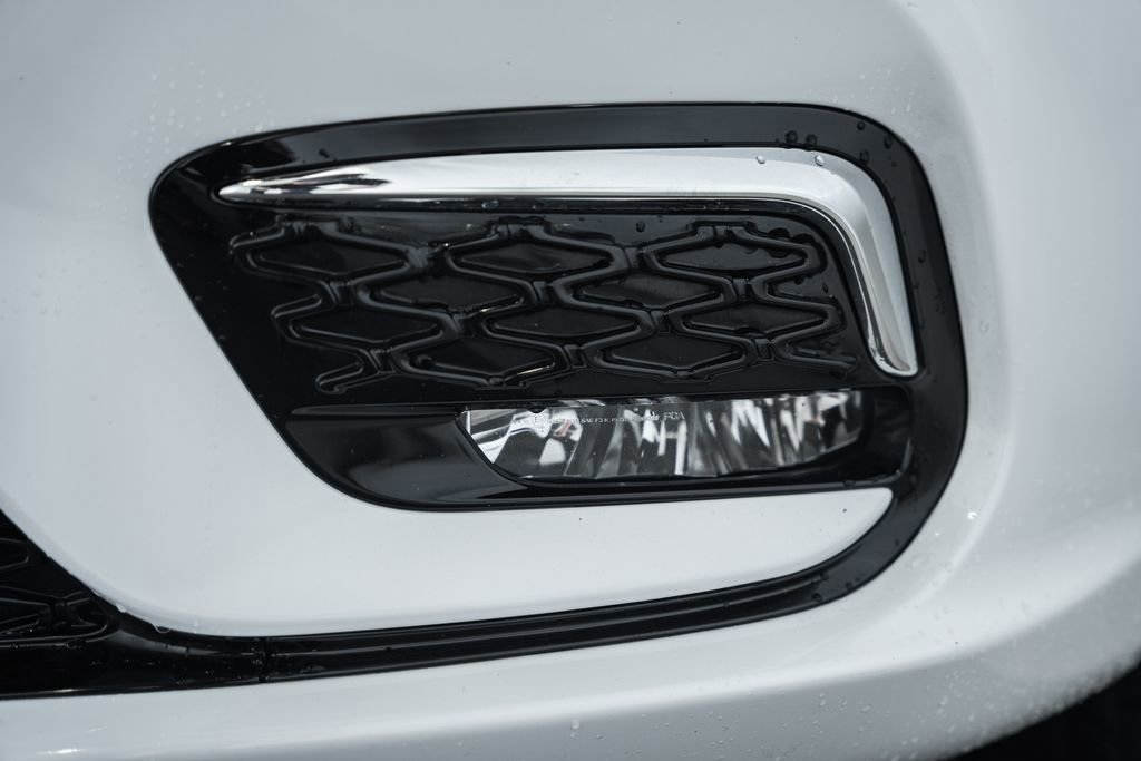 Used 2025 Chrysler Pacifica Select image 15