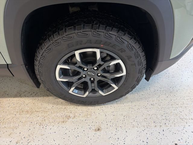 New 2026 Chevrolet Equinox ACTIV w/ Convenience Package III image 16