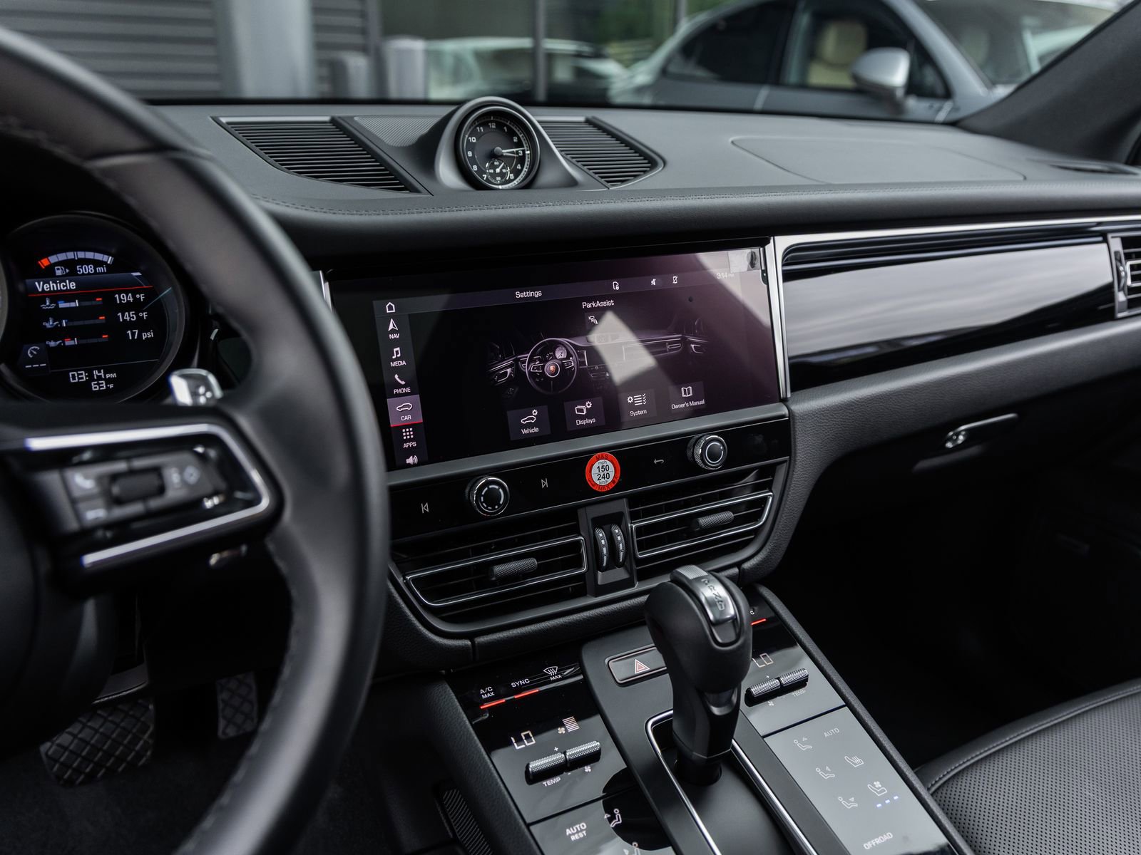Certified 2022 Porsche Macan S image 31