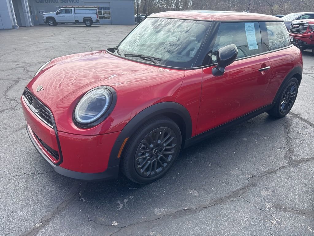 Used 2025 MINI Cooper 2-Door Hardtop image 1