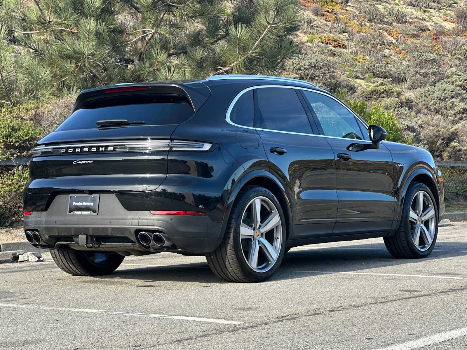 Used 2024 Porsche Cayenne AWD/4WD image 7