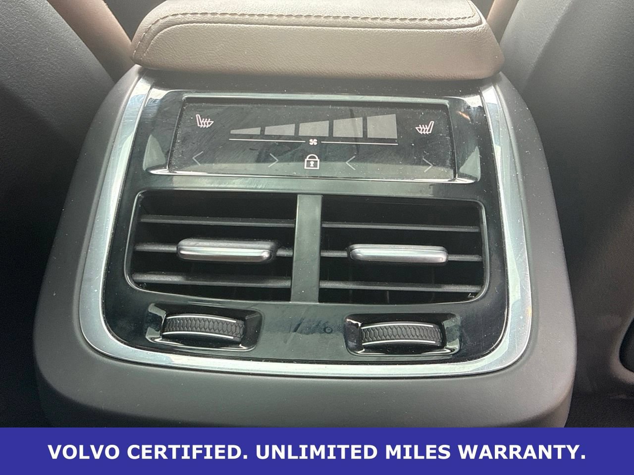 Certified 2023 Volvo XC60 B5 Ultimate w/ Climate Package AWD/4WD image 16