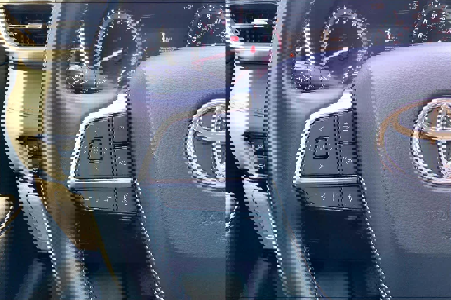 Used 2021 Toyota Highlander XLE AWD/4WD image 24