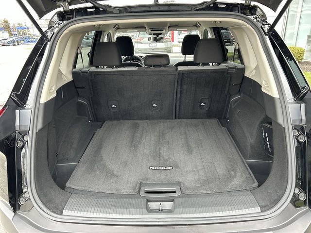 Used 2023 Nissan Rogue SV image 26