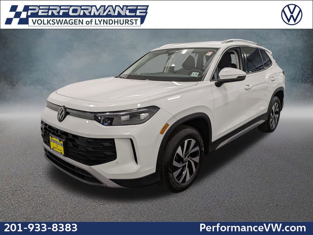 Used 2025 Volkswagen Tiguan S image 1