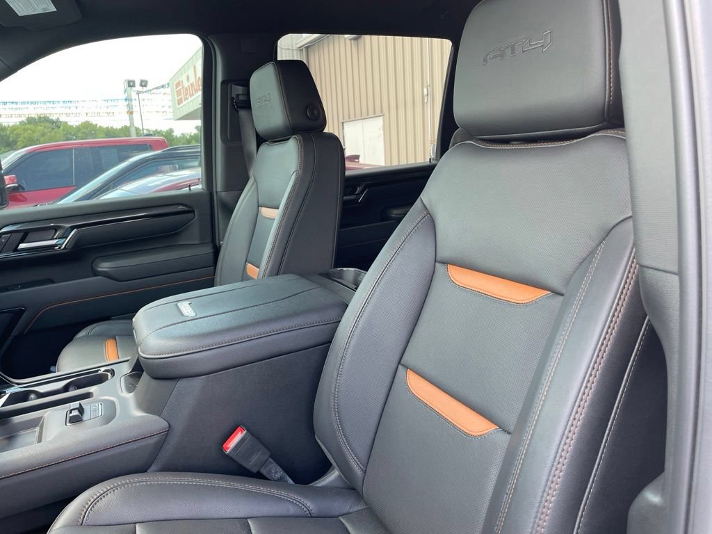 Used 2026 GMC Sierra 2500 AT4 w/ AT4 Premium Plus Package AWD/4WD image 7