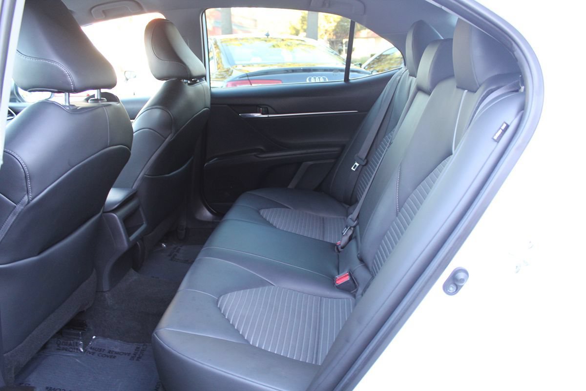 Used 2022 Toyota Camry SE w/ Carpet Mat Package (TMS) FWD image 24