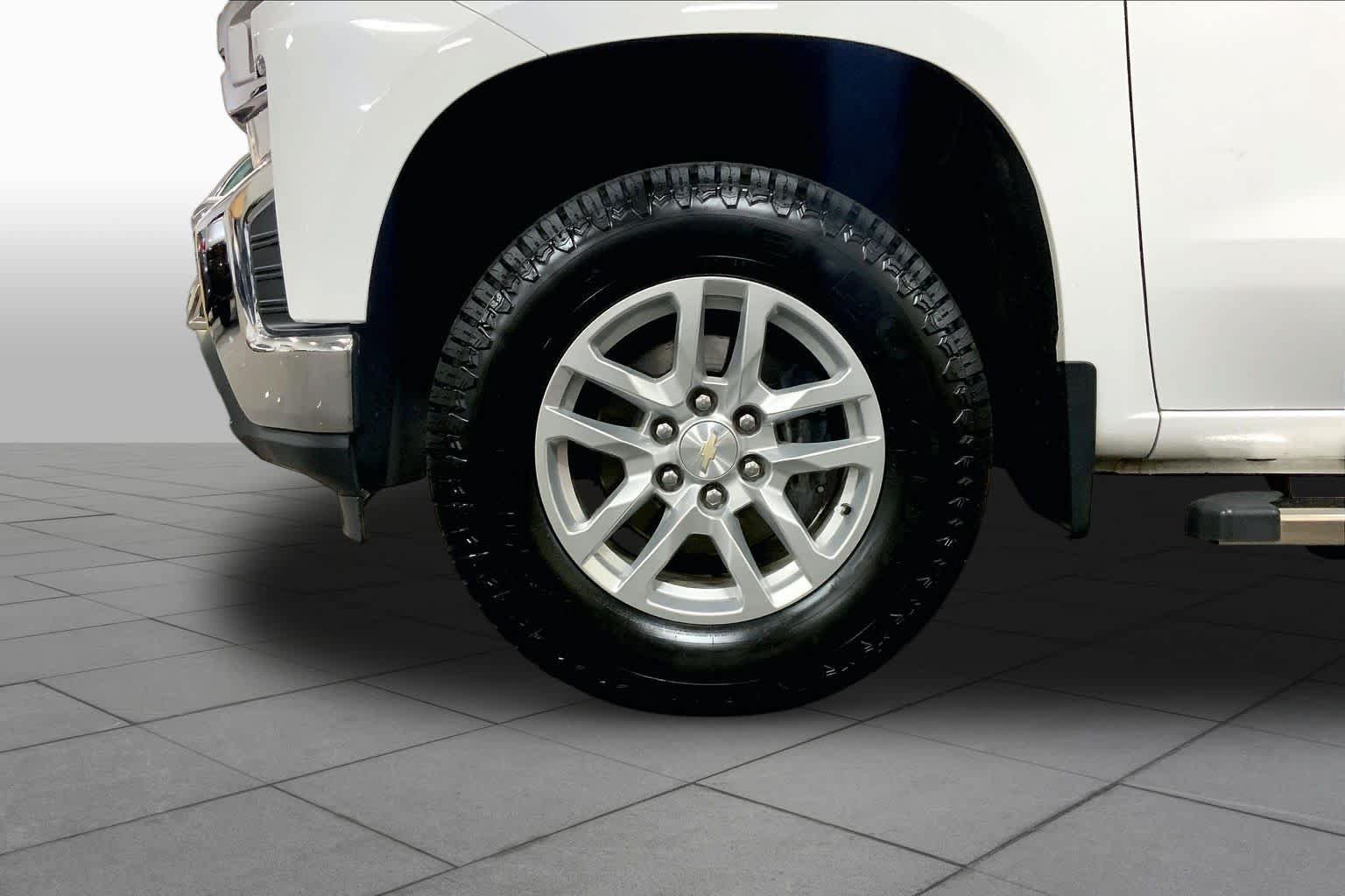 Used 2021 Chevrolet Silverado 1500 LT AWD/4WD image 11
