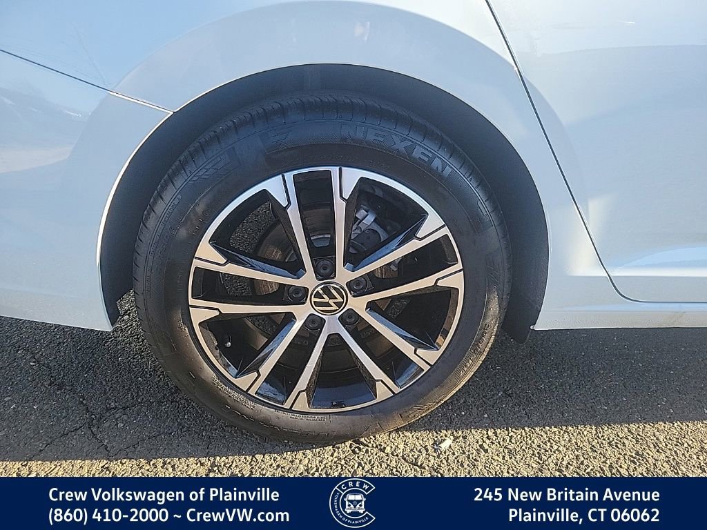 Certified 2025 Volkswagen Jetta Sport image 19