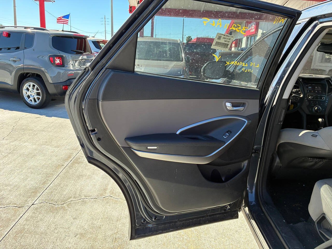 Used 2019 Hyundai Santa Fe XL SE AWD/4WD image 11