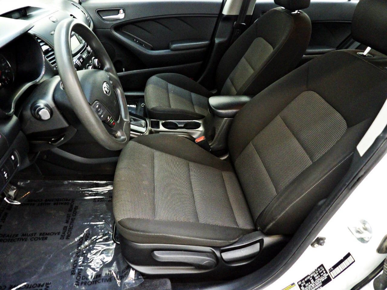 Used 2017 Kia Forte LX image 18