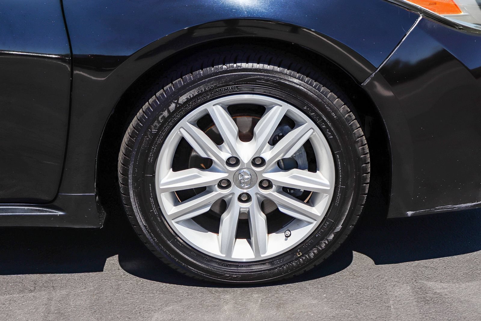 Used 2015 Toyota Avalon XLE FWD image 11