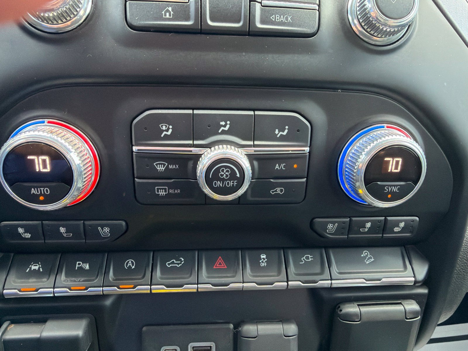 Used 2019 GMC Sierra 1500 SLT w/ SLT Premium Plus Package AWD/4WD image 28