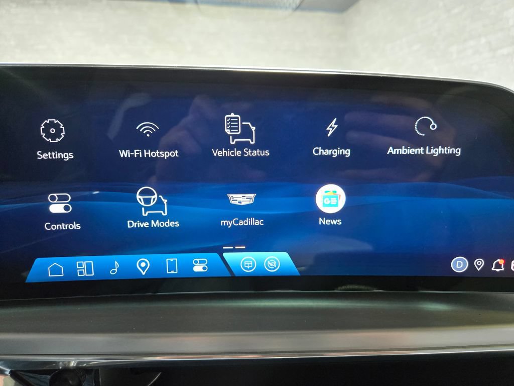 Used 2024 Cadillac Lyriq Luxury AWD/4WD image 22