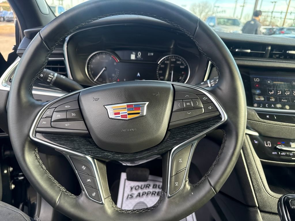 Used 2025 Cadillac XT5 Premium Luxury image 15