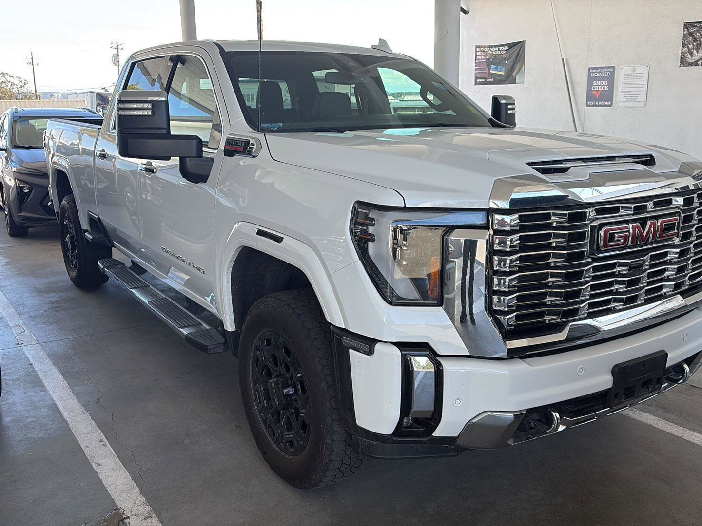 Used 2024 GMC Sierra 2500 Denali AWD/4WD image 6