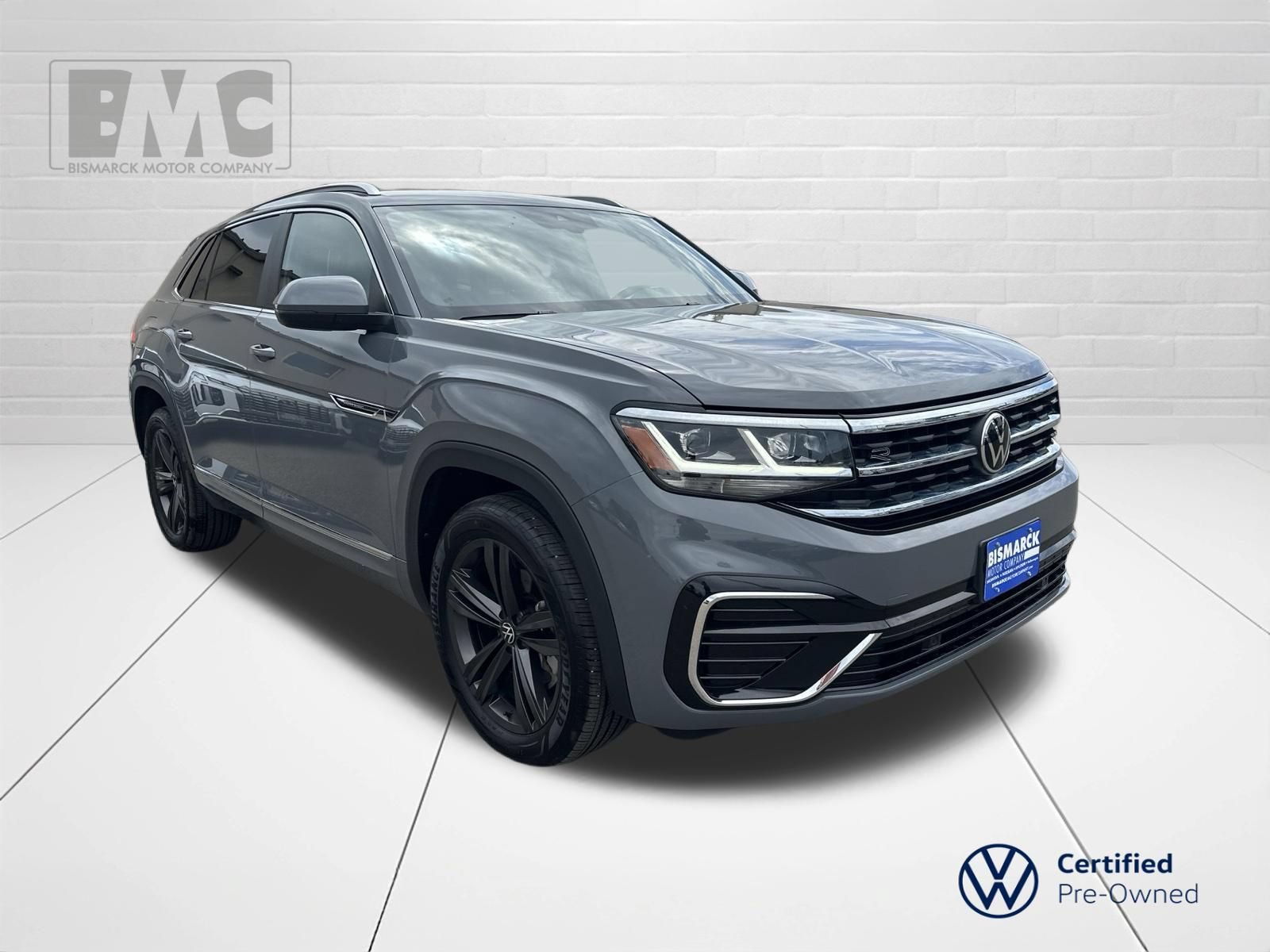 Certified 2022 Volkswagen Atlas Cross Sport SEL R-Line AWD/4WD image 2