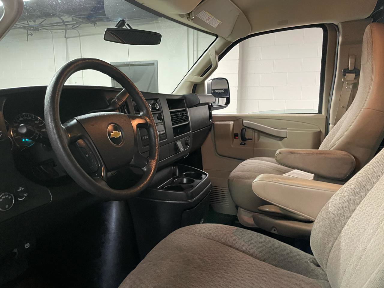 Used 2016 Chevrolet Express 2500 image 8