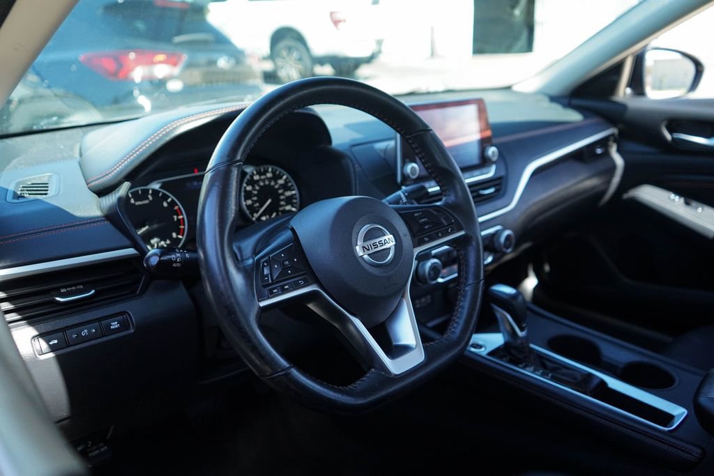 Used 2022 Nissan Altima 2.5 SR w/ Midnight Edition Package image 7